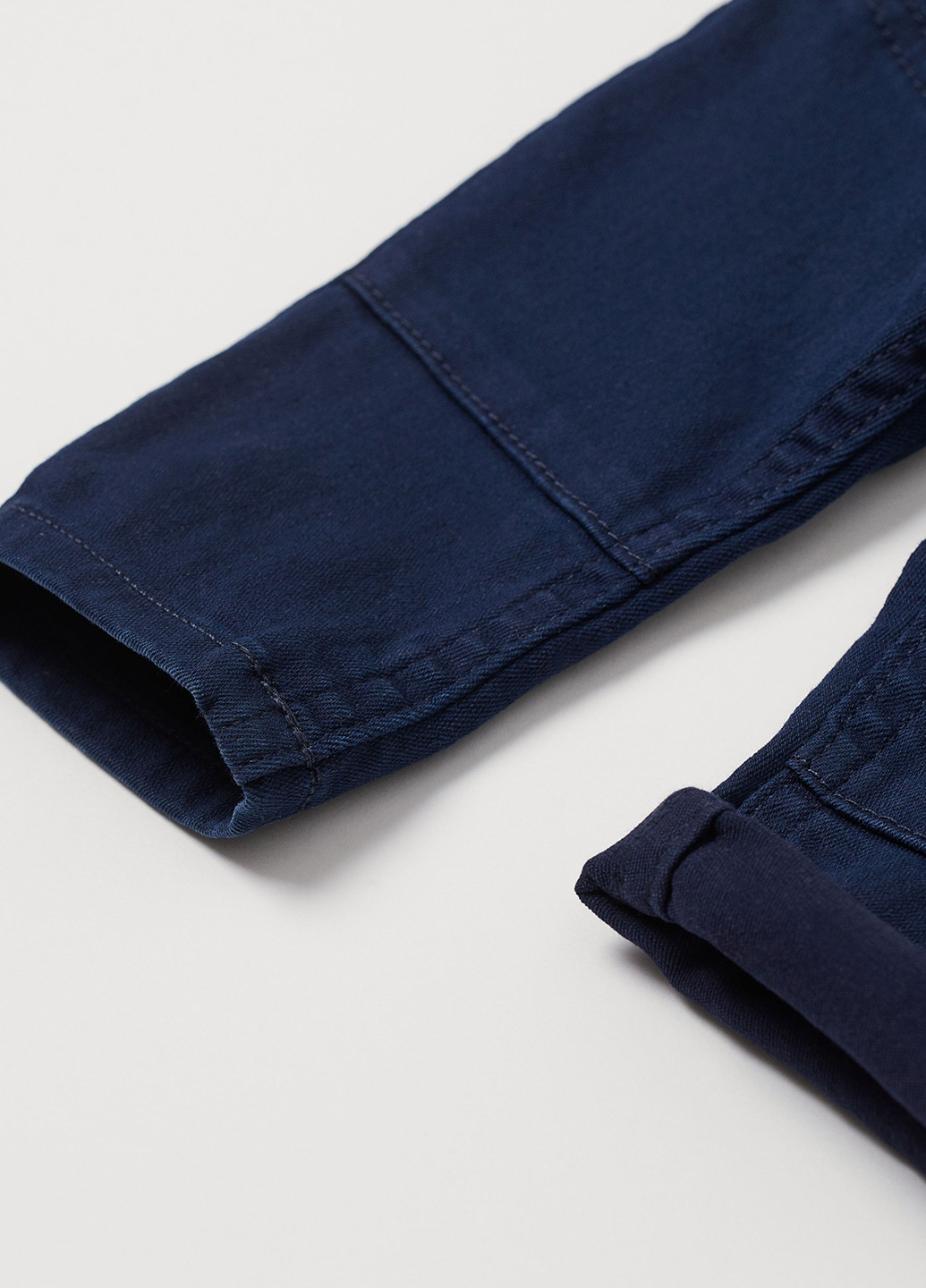 Темно-синие кэжуал демисезонные брюки зауженные H&M