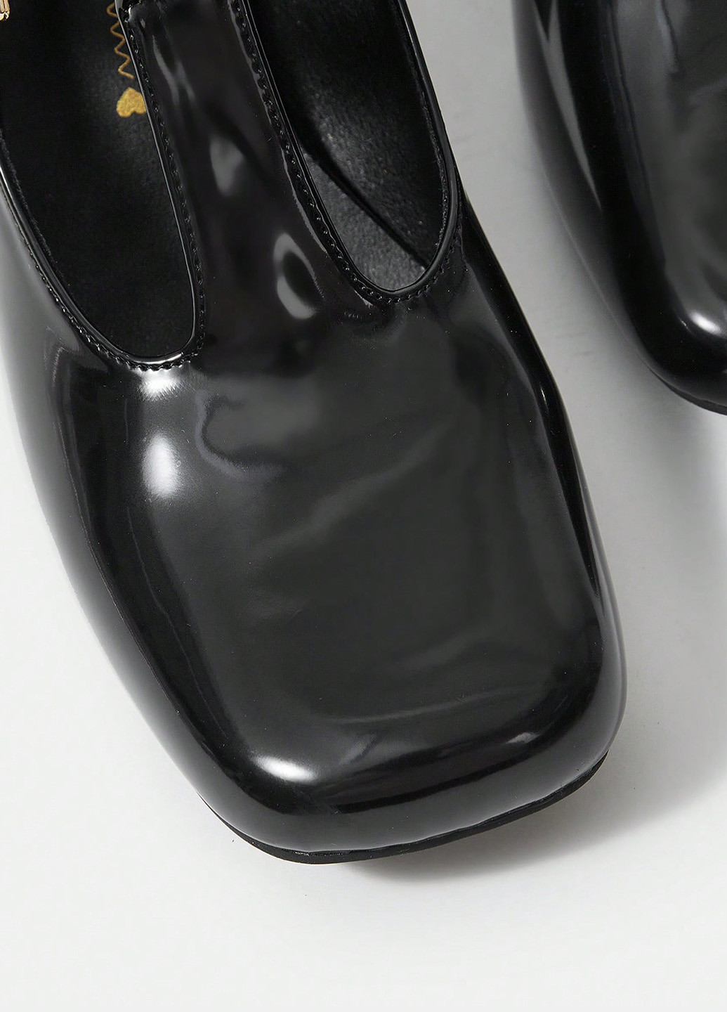 Черные туфли на каблуке SHEIN