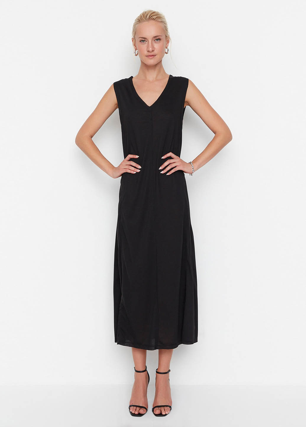 Черное кэжуал платье Trendyol однотонное