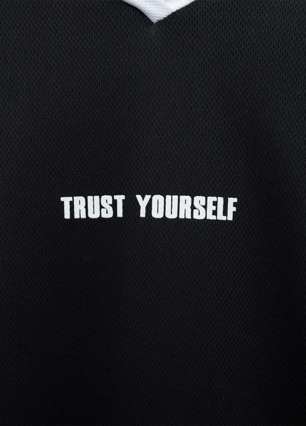 Черная футболка KOTON