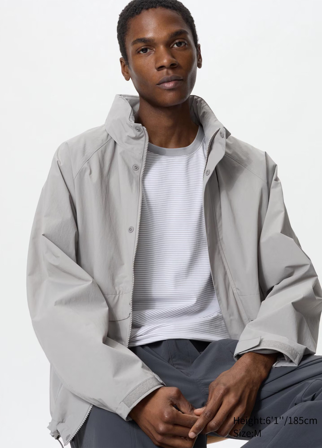 Светло-серая футболка Uniqlo