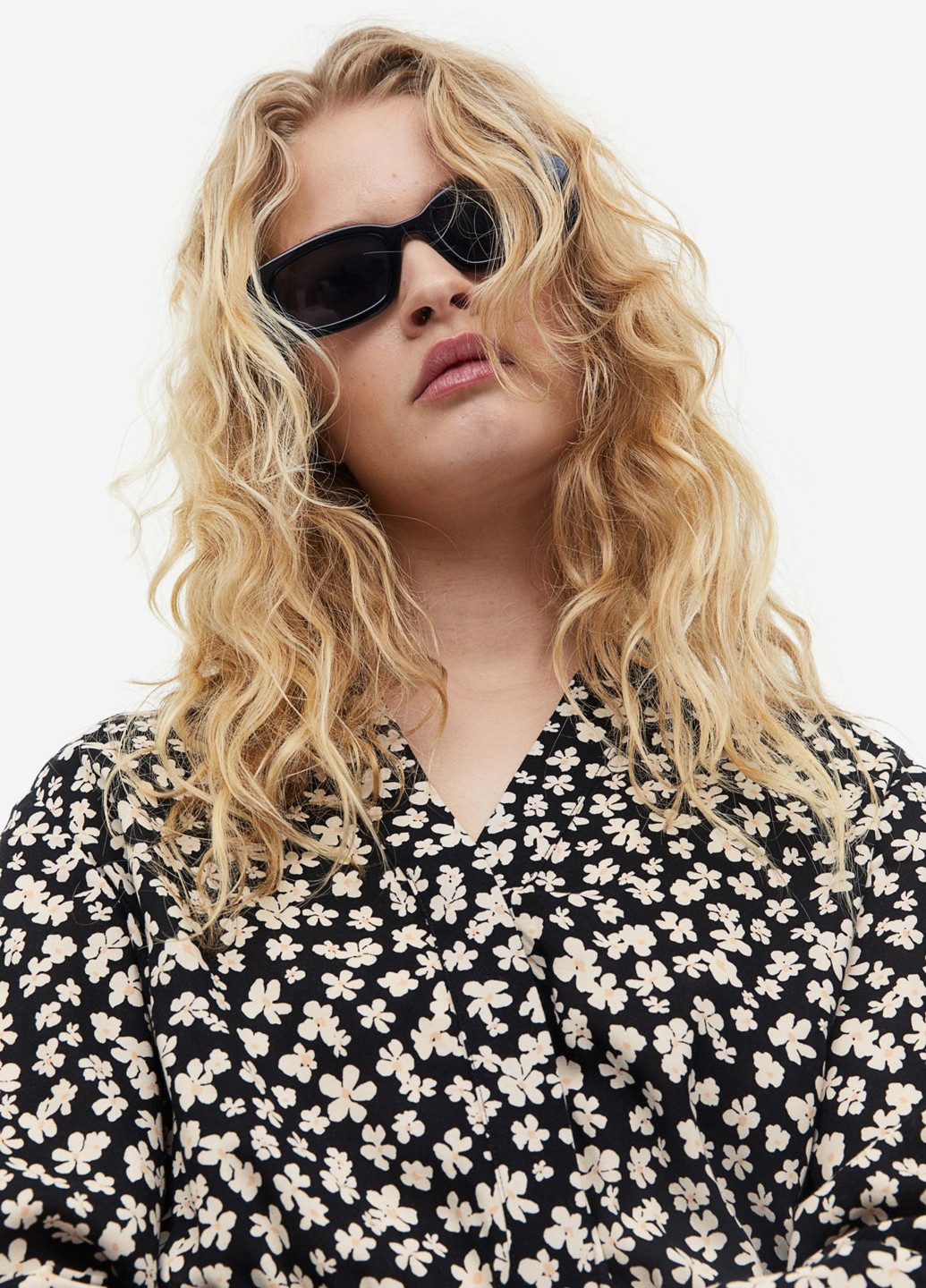 Чорно-білий кежуал сукня сукня-сорочка H&M з квітковим принтом