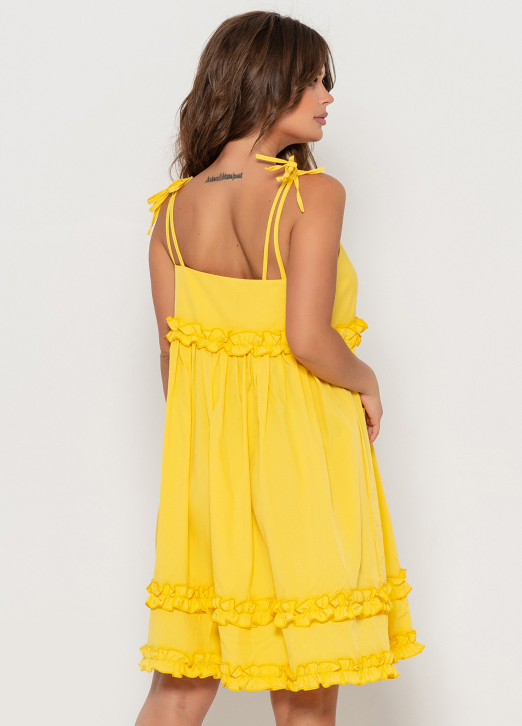 Желтое кэжуал платье с открытыми плечами Issa однотонное