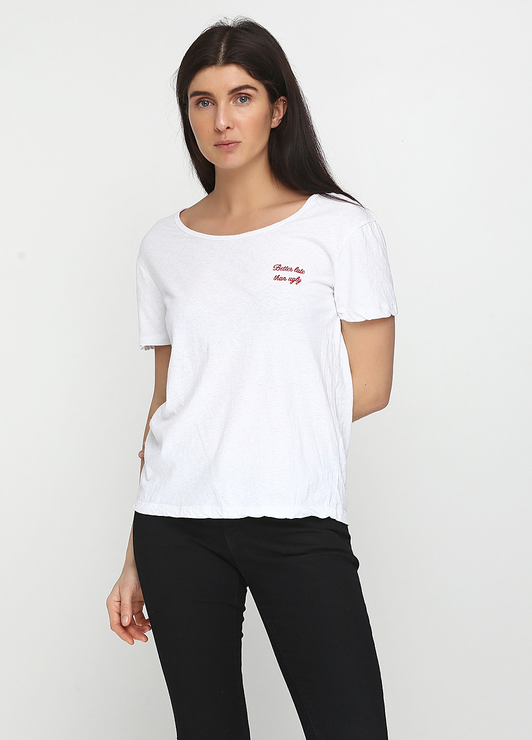 Белая летняя футболка MBYM