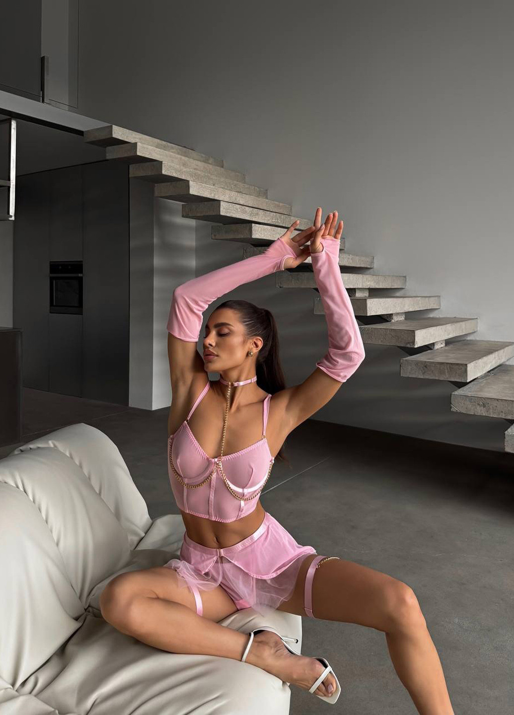 Розовый демисезонный комплект (бюстгальтер, трусы, юбка, гартеры, перчатки) No Brand