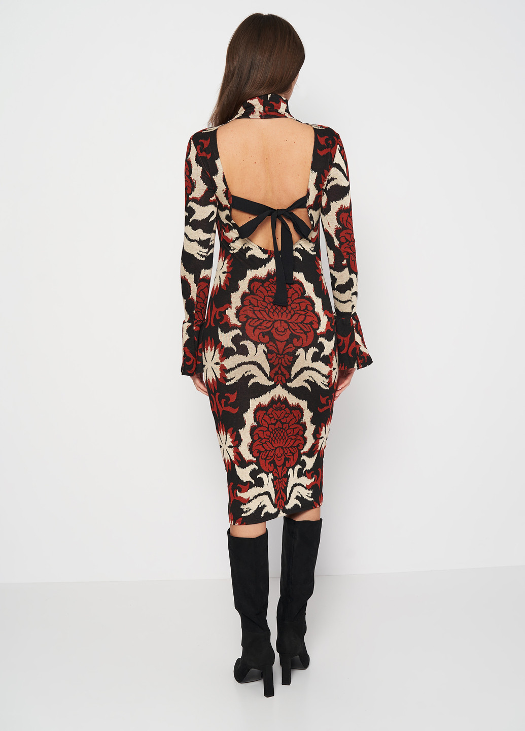 Коричневое кэжуал платье H&M с абстрактным узором