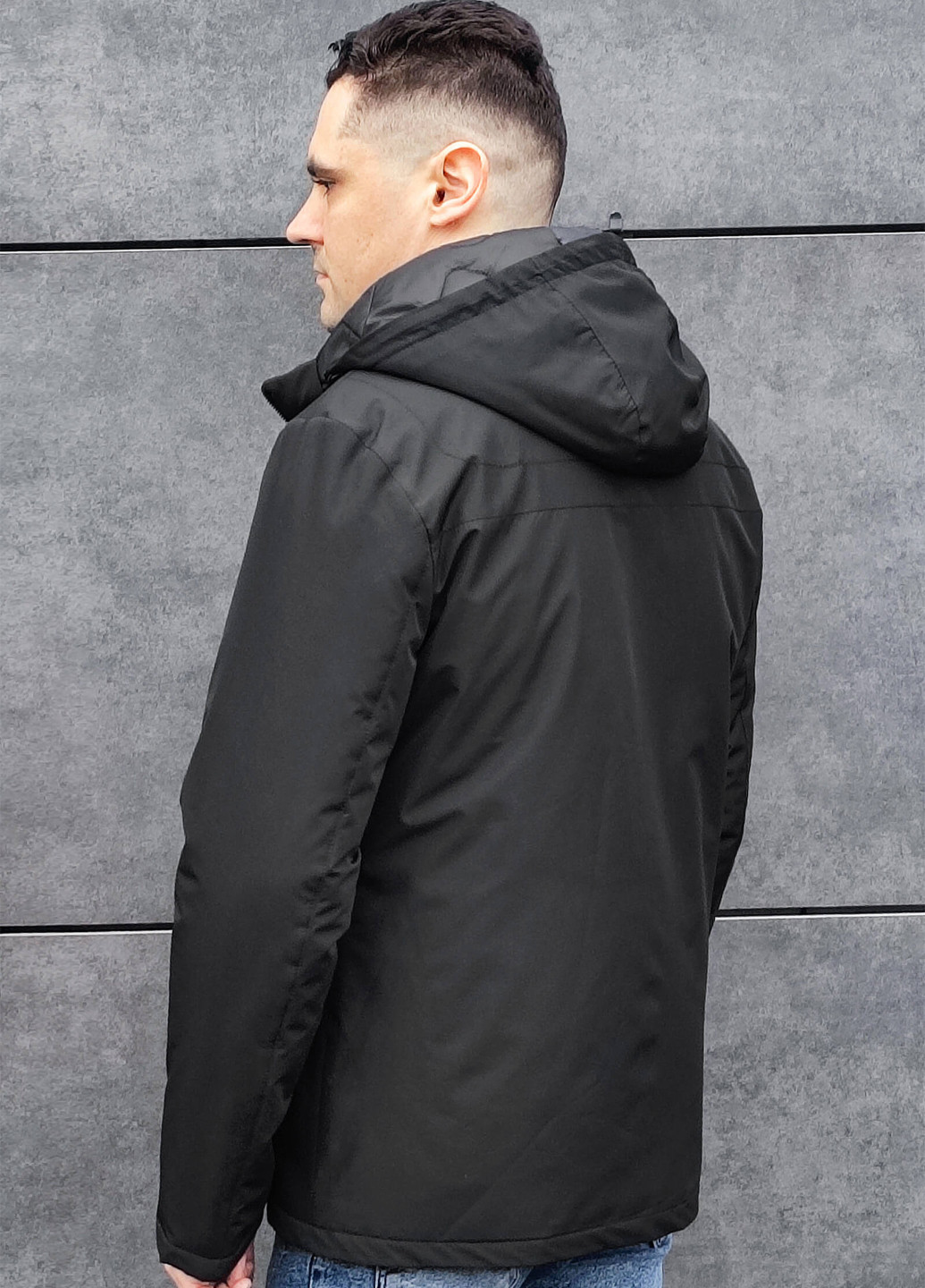 Чорна демісезонна куртка Sun's House