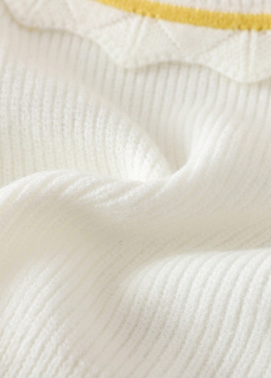 Молочный демисезонный свитер джемпер SHEIN