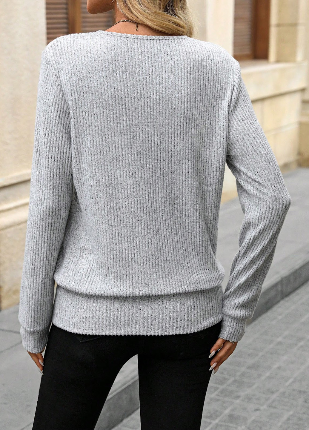 Серый демисезонный свитер SHEIN