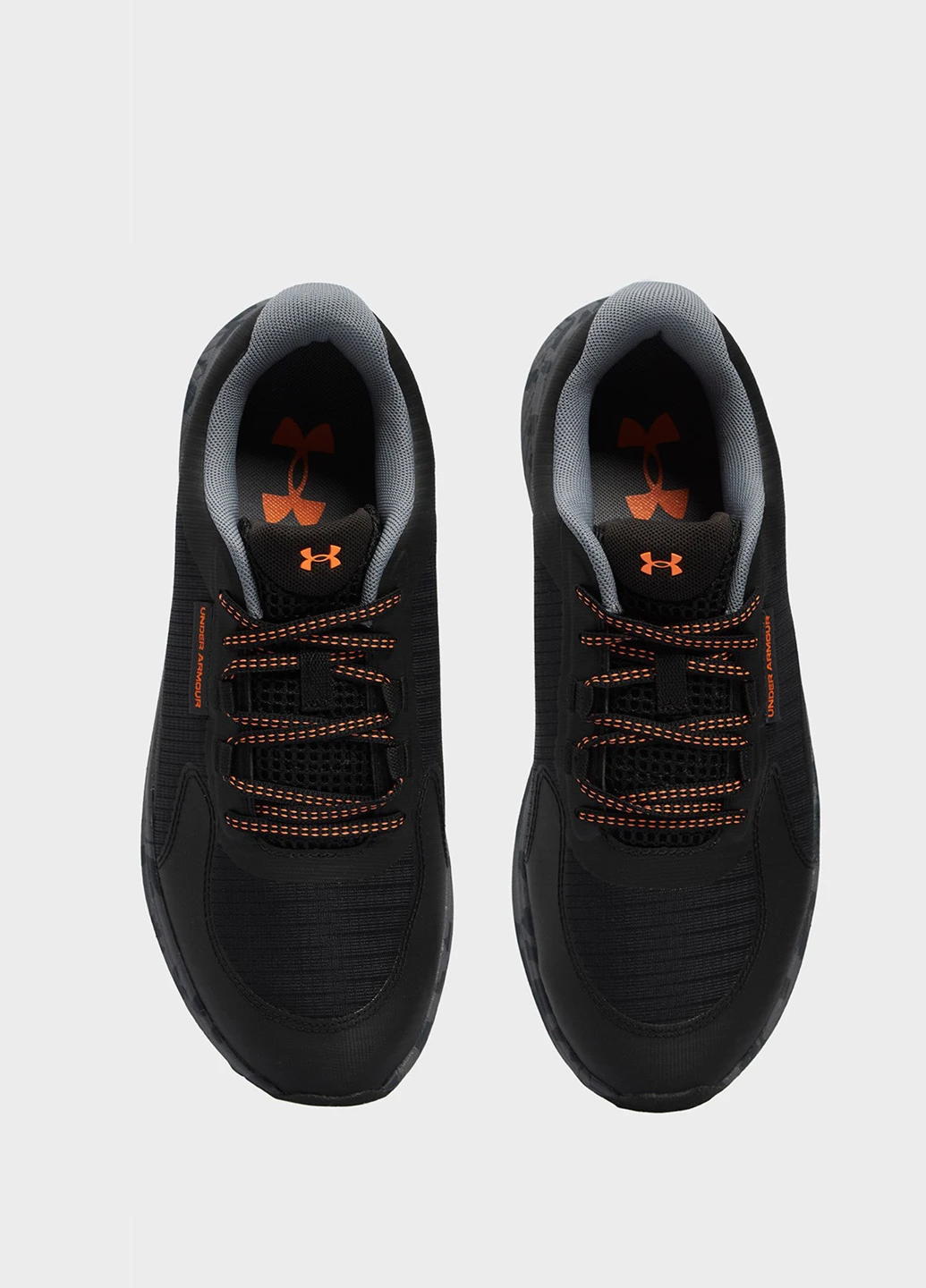 Черные демисезонные кроссовки Under Armour