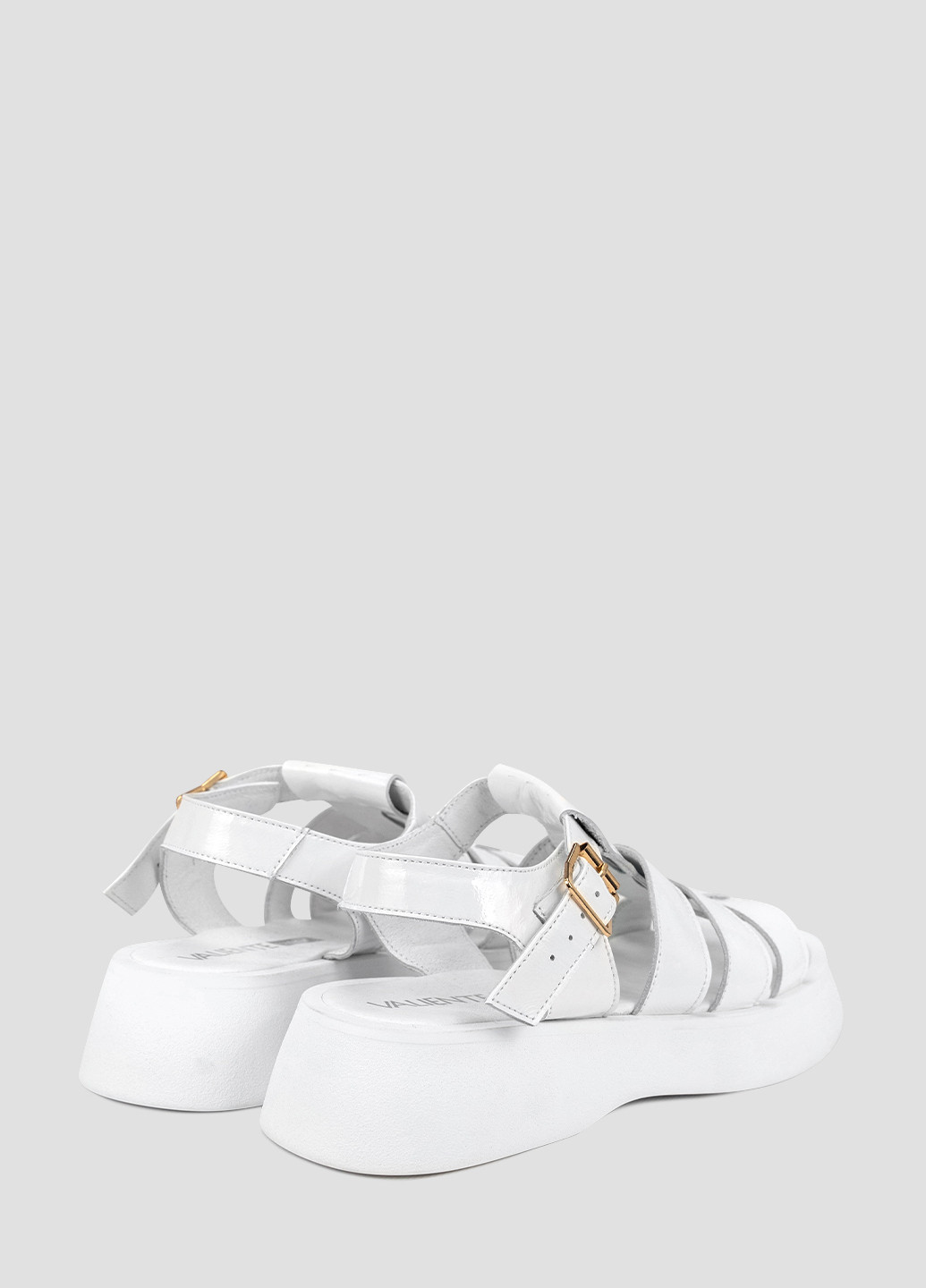 Белые босоножки VALIENTE с ремешком