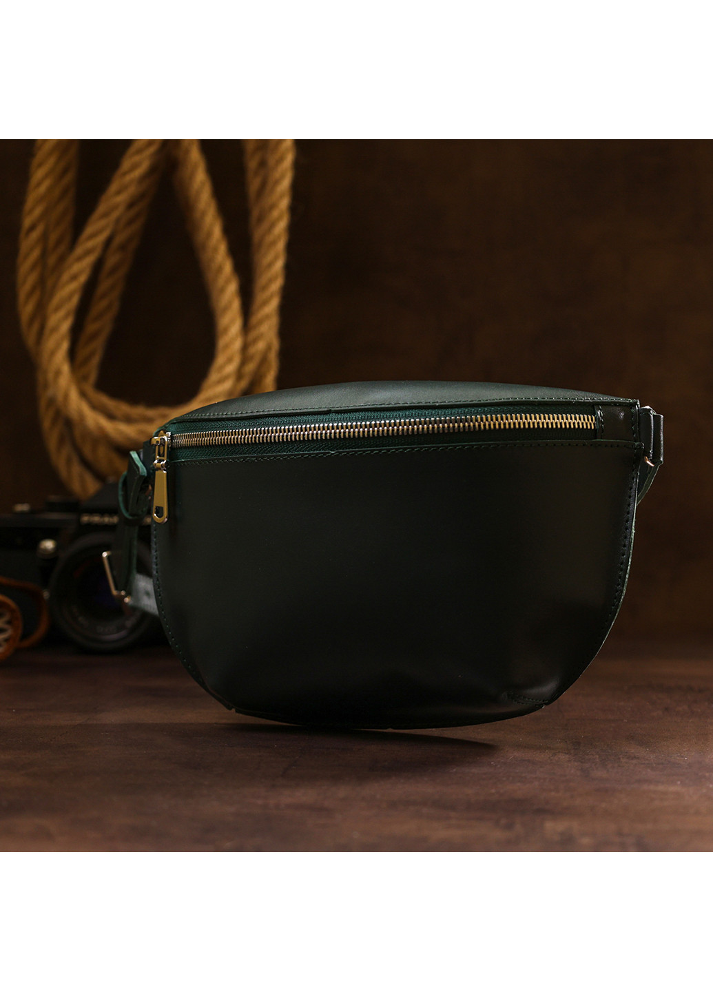 Жіноча шкіряна сумка на пояс 23х13х5 см Shvigel (253491401)