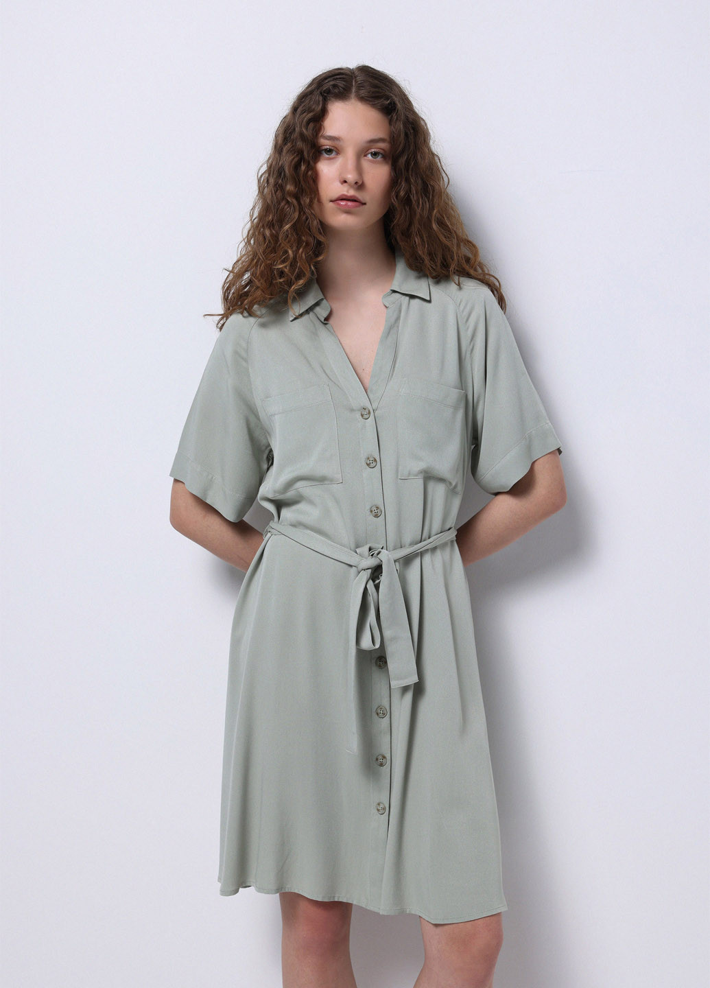 Мятное кэжуал платье рубашка Colin's однотонное