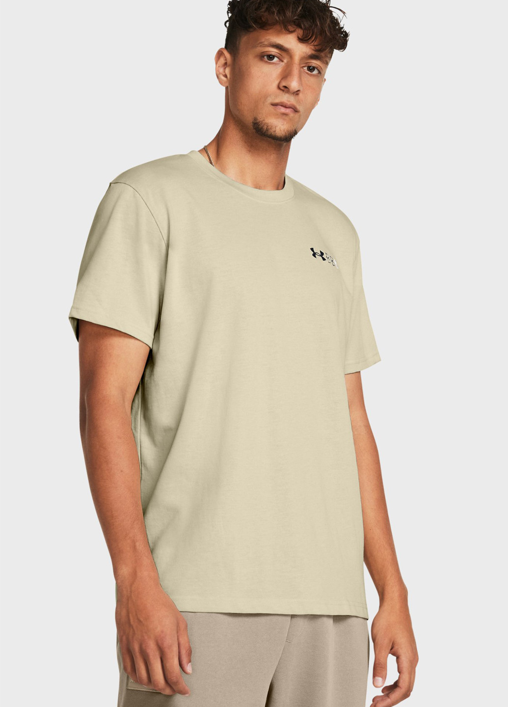 Бежевая футболка Under Armour
