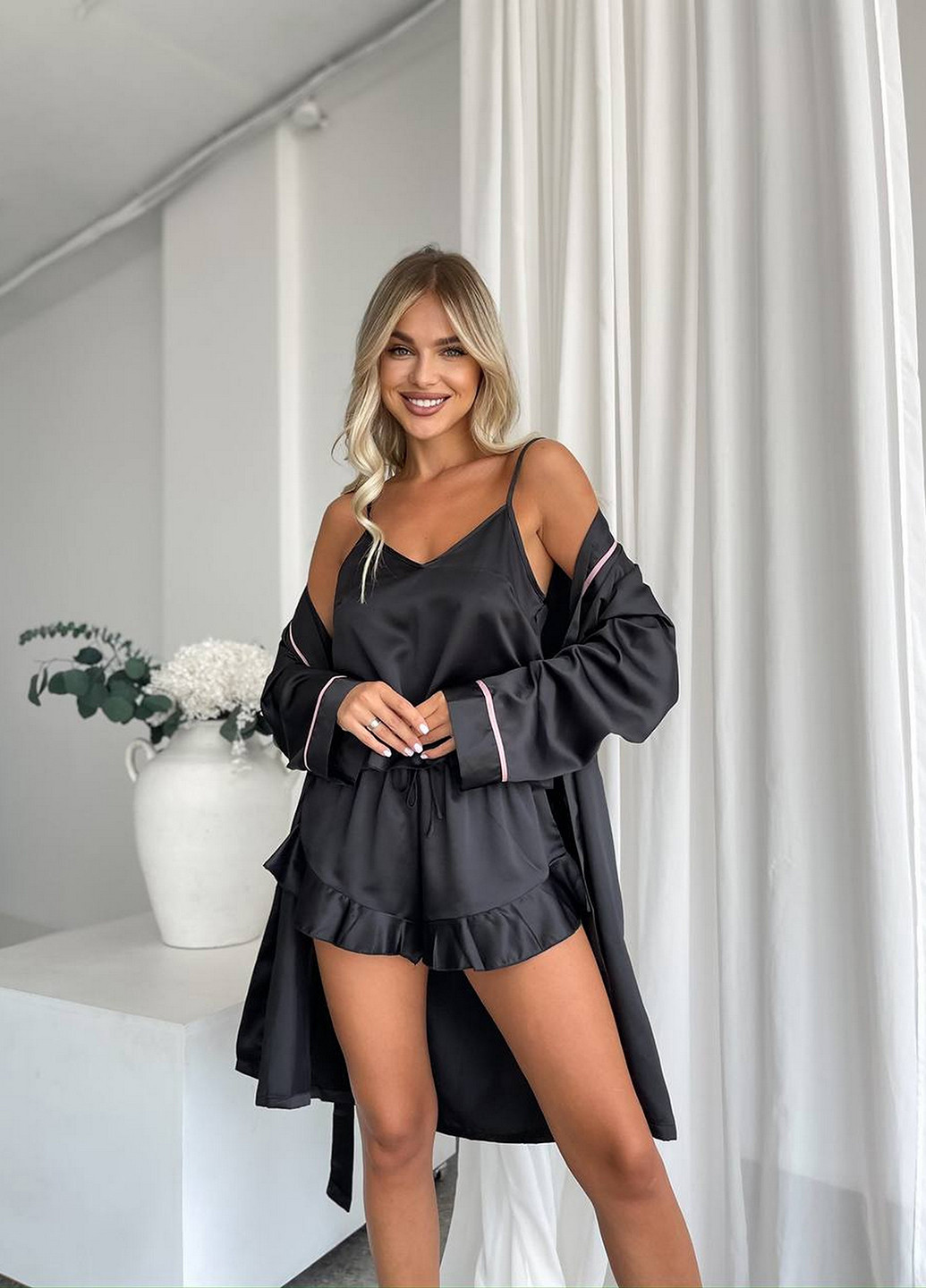 Чорний демісезонний комплект (топ, халат, шорти) NOVA VEGA