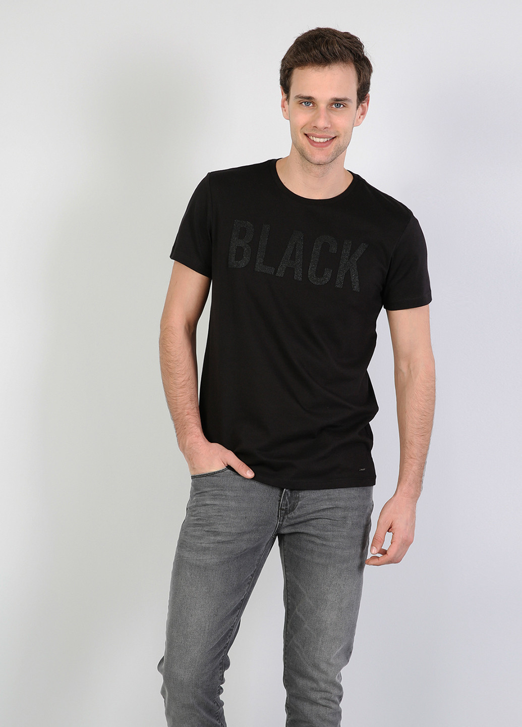Чорна футболка Colin's