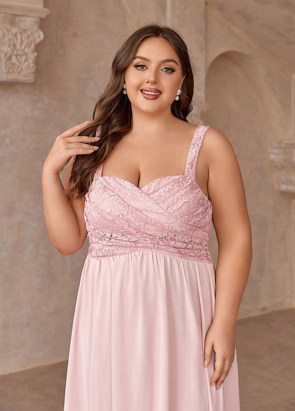 Светло-розовое вечернее платье в стиле ампир SHEIN однотонное