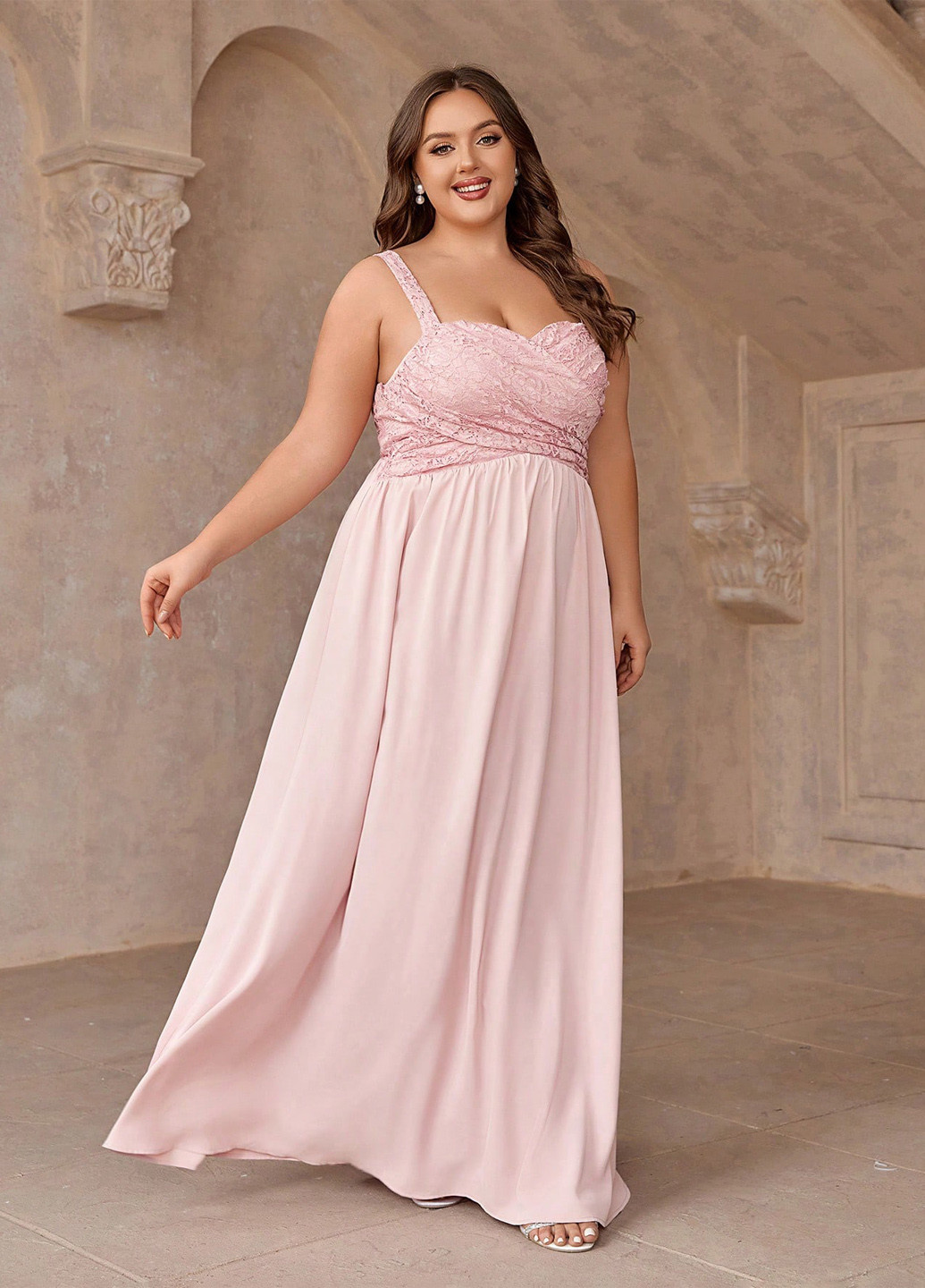 Светло-розовое вечернее платье в стиле ампир SHEIN однотонное