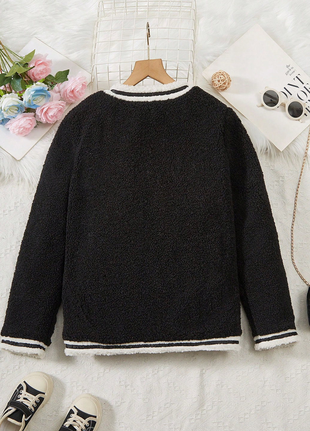 Чорно-біла демісезонна куртка SHEIN