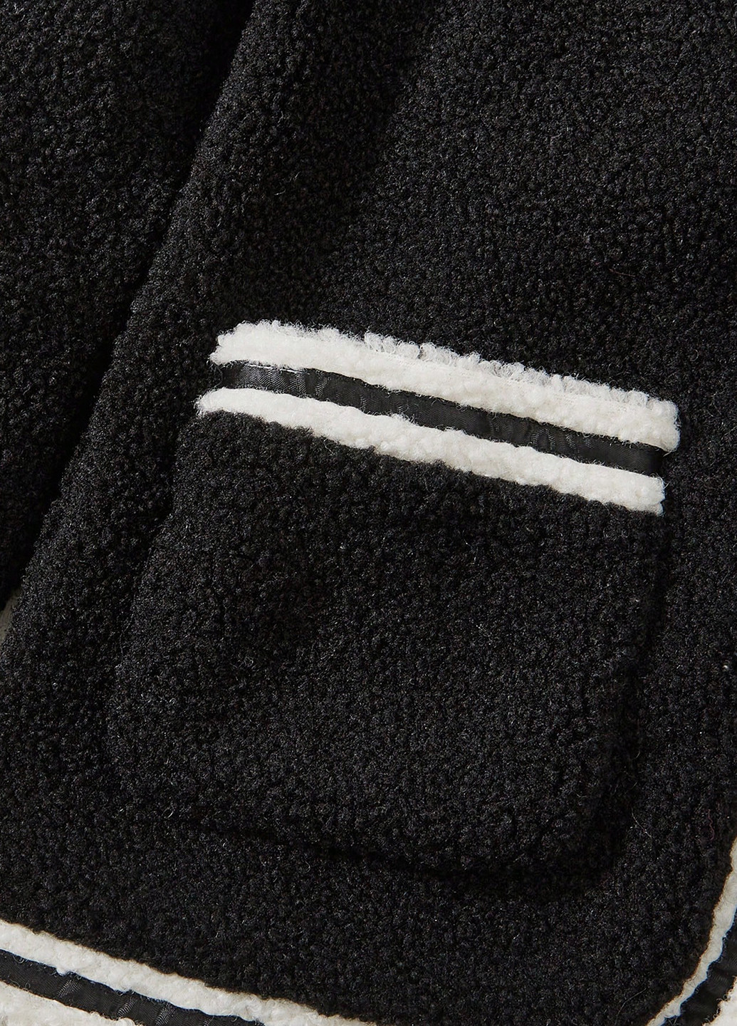 Чорно-біла демісезонна куртка SHEIN