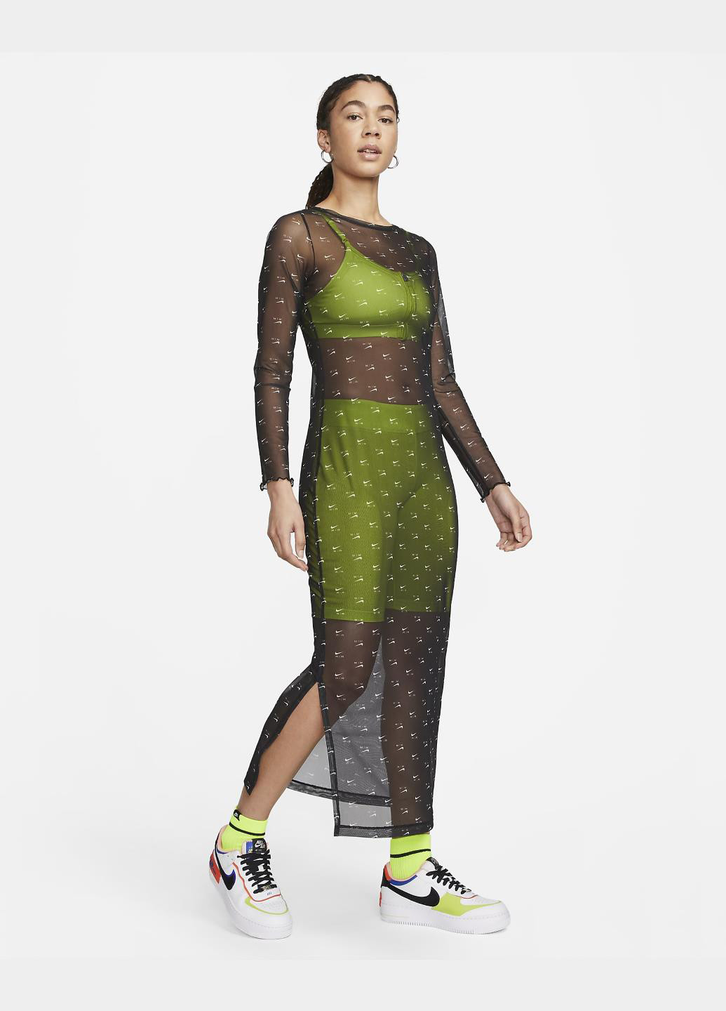 Чорна кежуал, спортивна сукня dv8249-010 Nike з логотипом