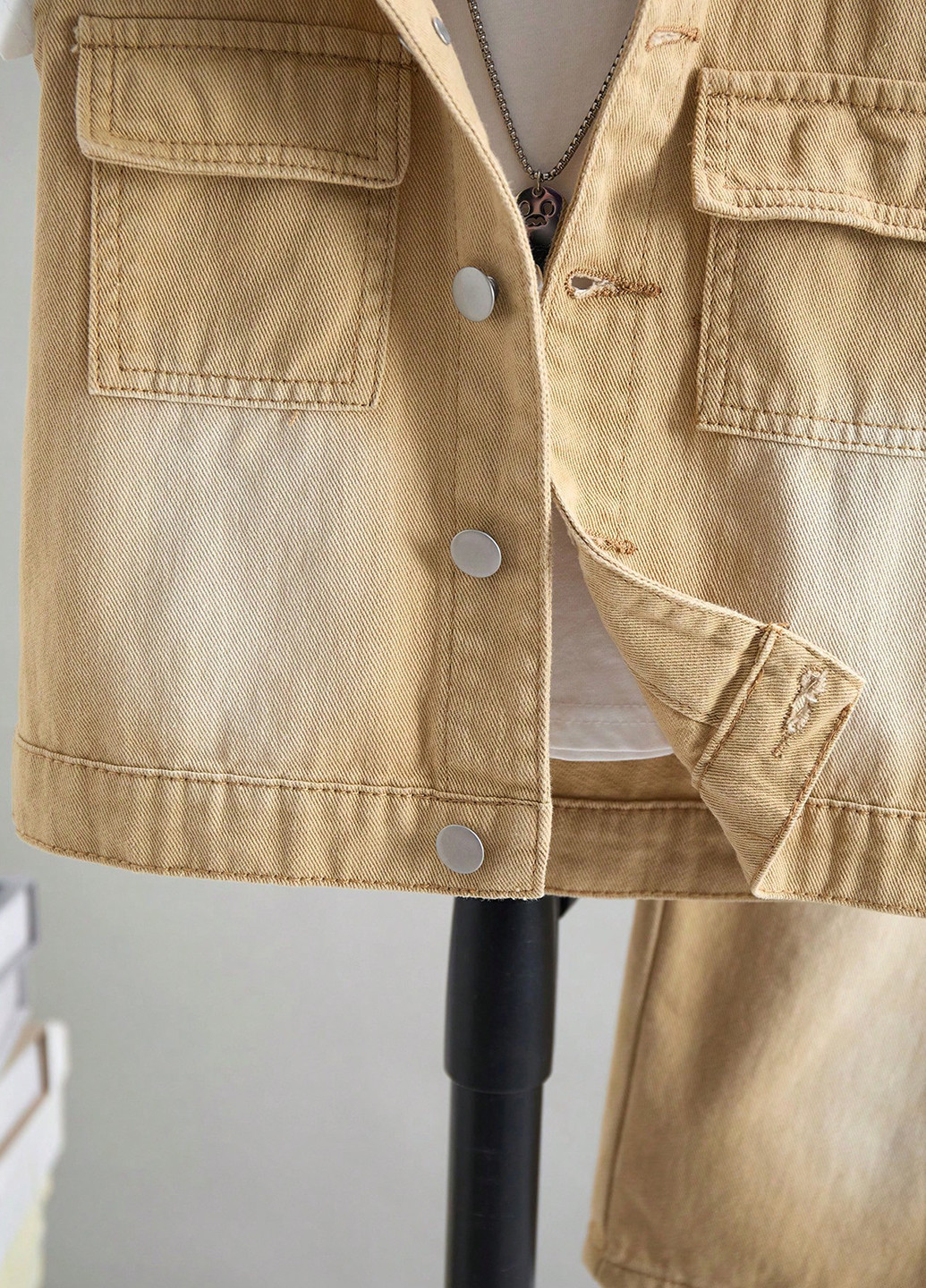 Песочный летний костюм (жилет, шорты) с шортами SHEIN