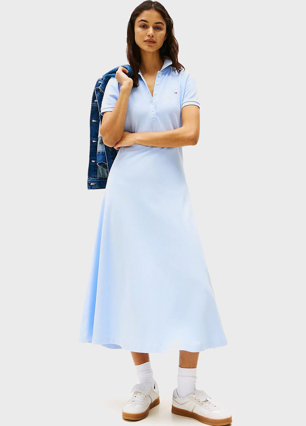Блакитна спортивна, кежуал сукня поло Tommy Jeans однотонна