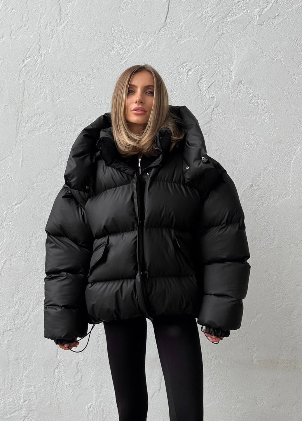 Чорна зимня куртка No Brand