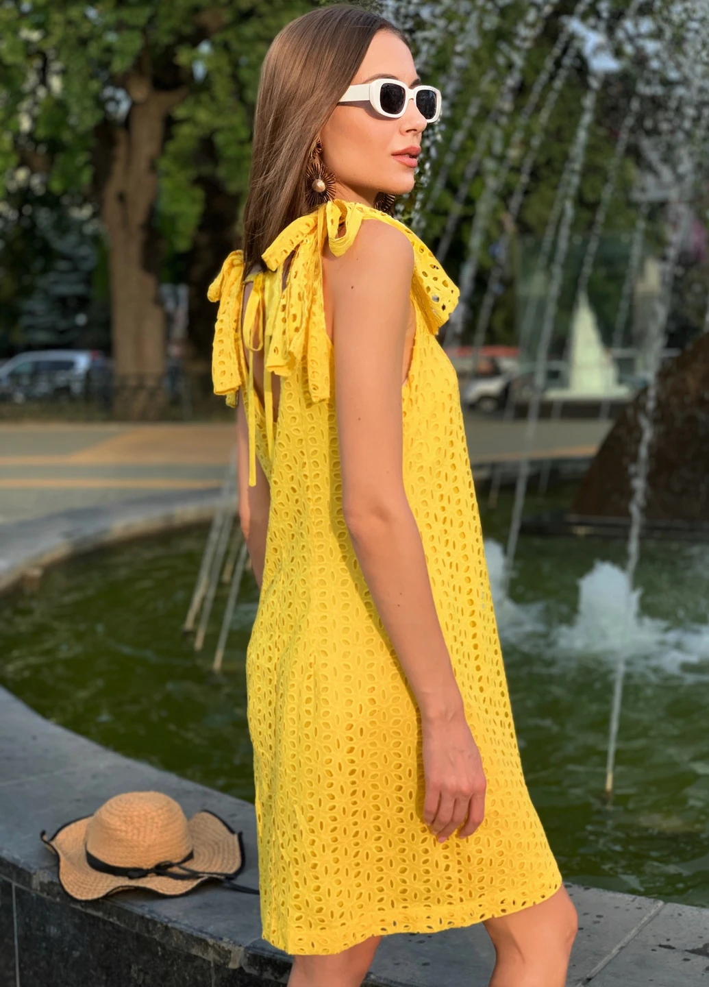 Жовтий кежуал сукня з прошви "beauty" жовте з відкритою спиною InRed з квітковим принтом