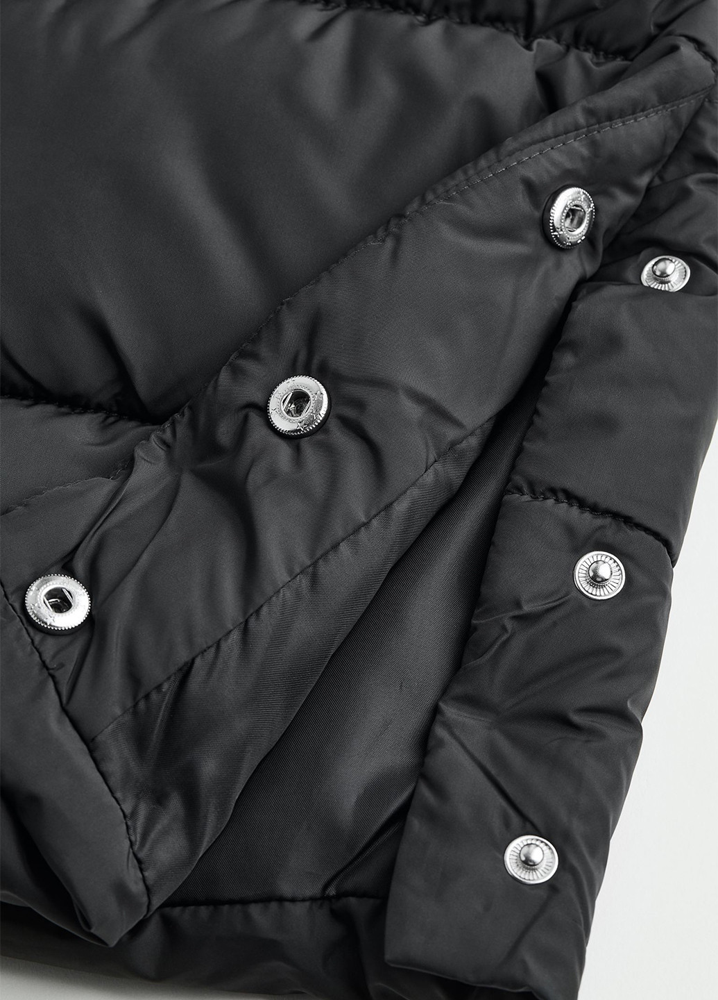 Чорна демісезонна куртка удлинена H&M