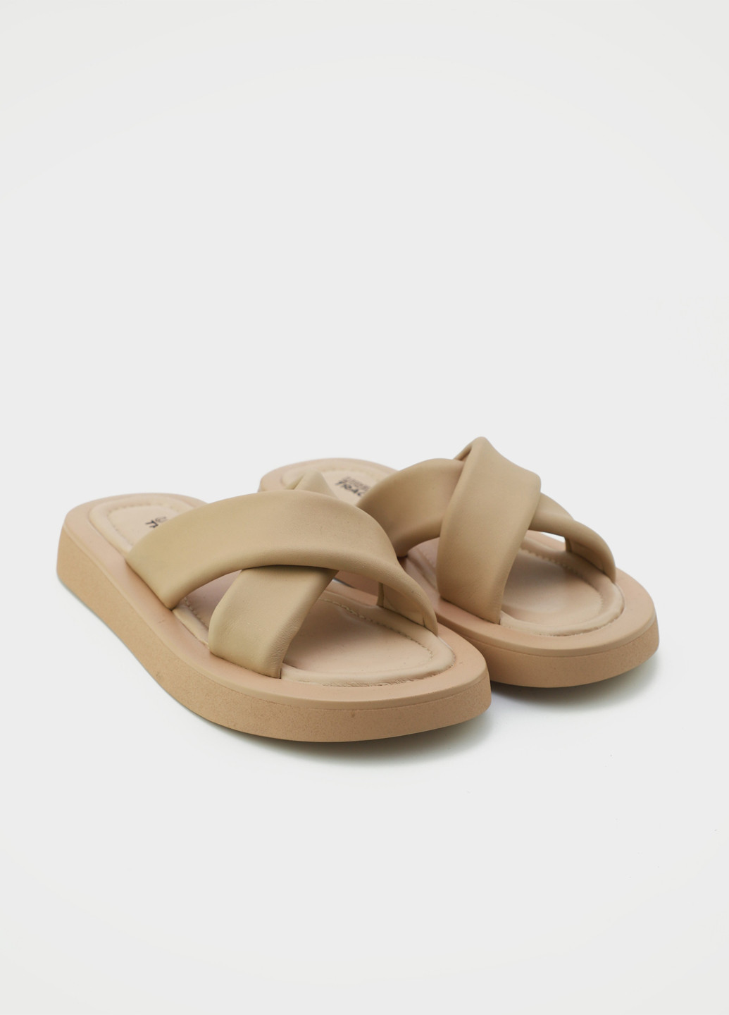 Бежевые шлепанцы Respect