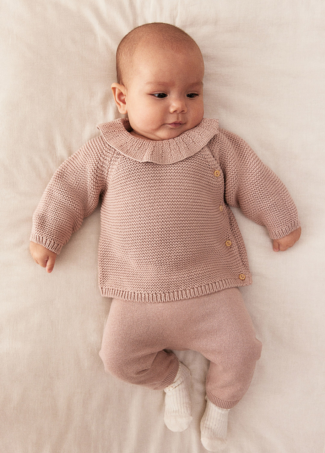 Пудровый демисезонный костюм (джемпер, брюки) брючный H&M