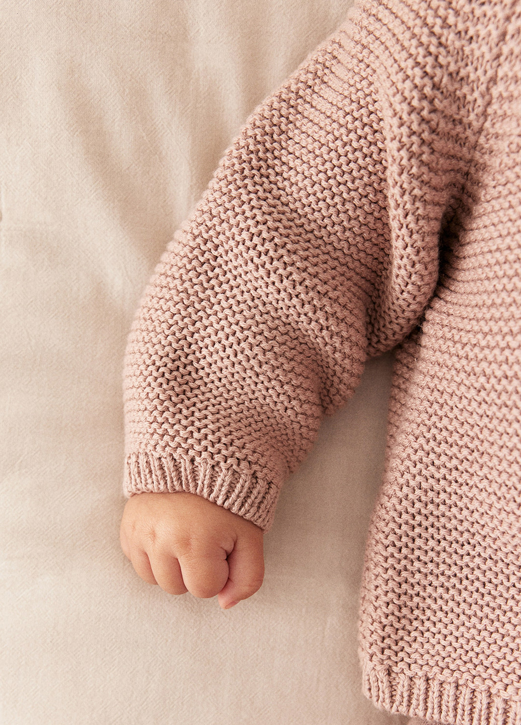 Пудровый демисезонный костюм (джемпер, брюки) брючный H&M