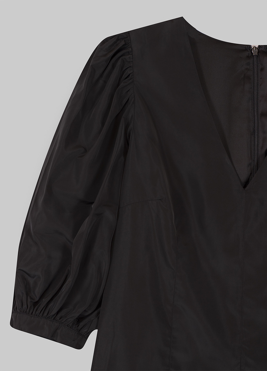 Черное кэжуал платье H&M однотонное