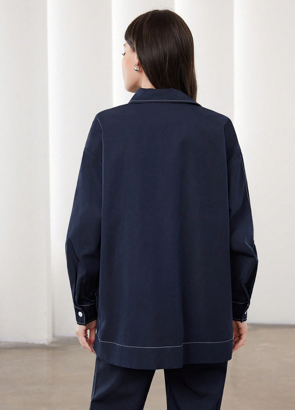 Темно-синяя кэжуал рубашка однотонная SHEIN