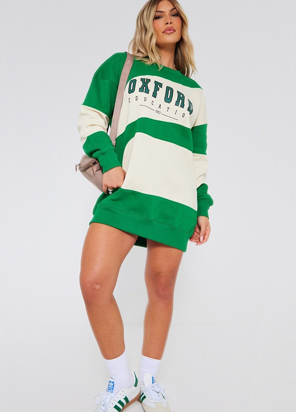 Зеленое спортивное, кэжуал платье платье-свитшот PrettyLittleThing с надписью