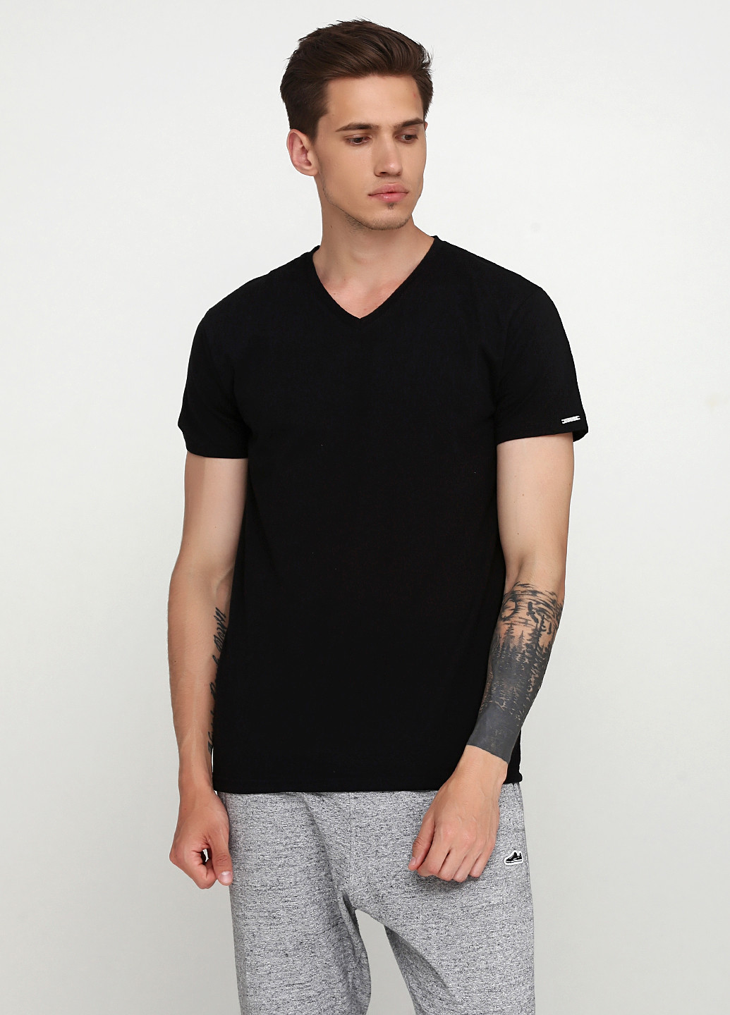 Черная футболка Cornette