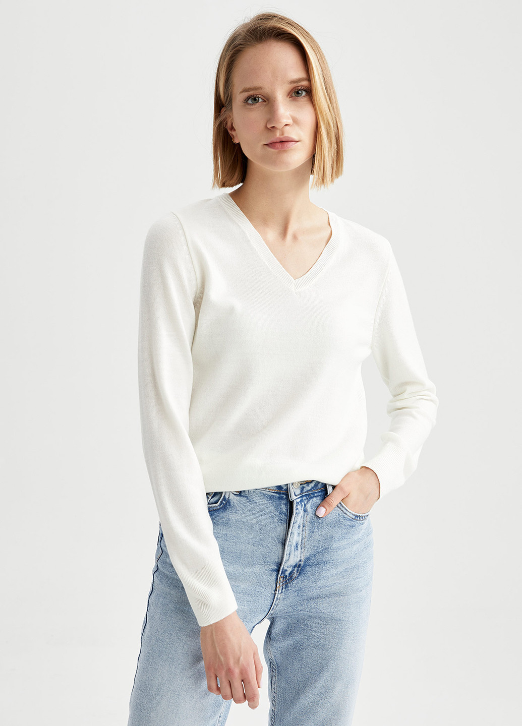 Белый демисезонный пуловер пуловер DeFacto