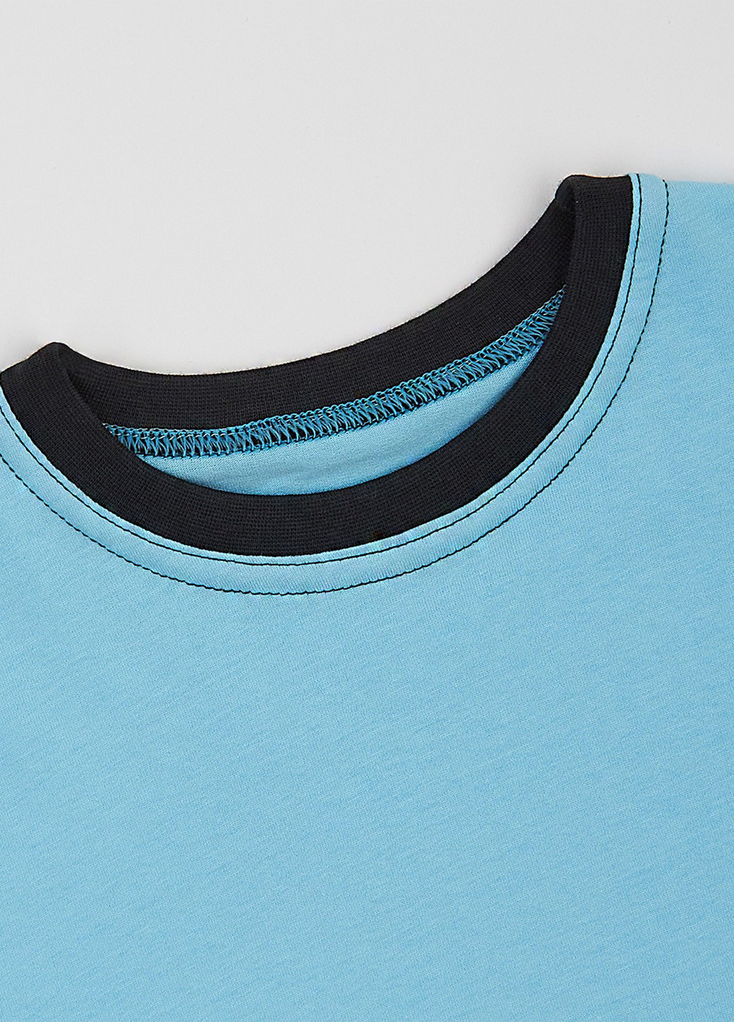 Світло-блакитна літня футболка ArDoMi