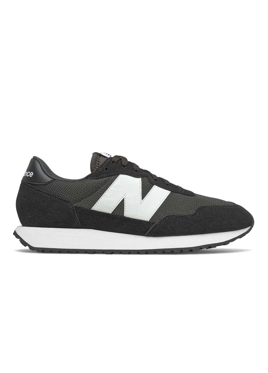 Чорно-білі кросівки демісезон New Balance
