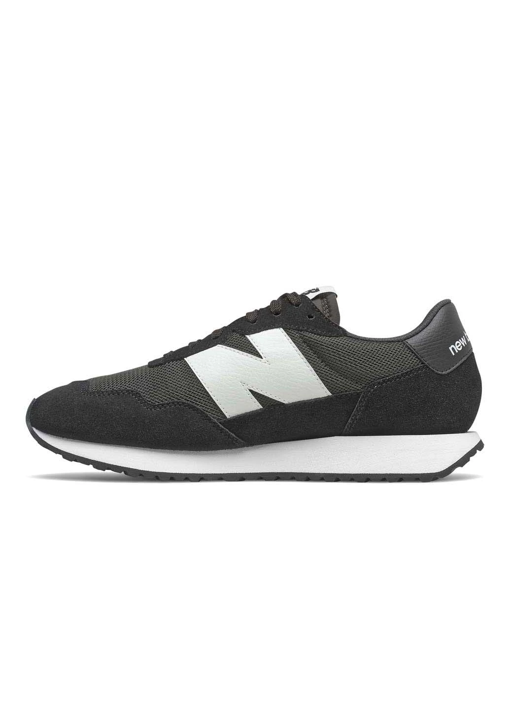 Чорно-білі кросівки демісезон New Balance