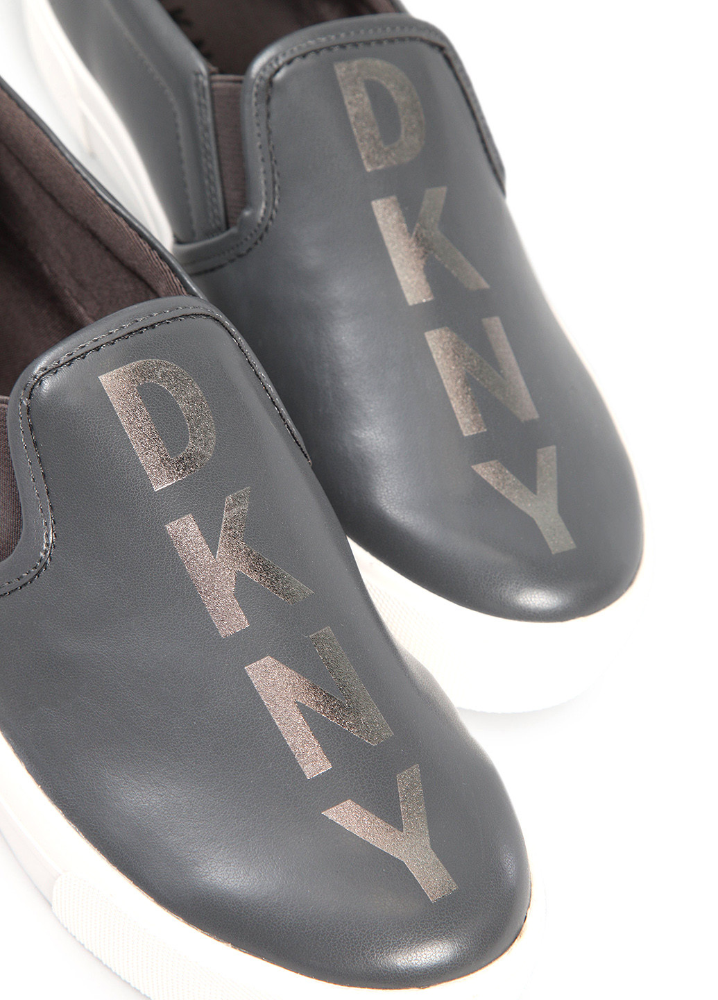 Серые слипоны DKNY с надписью