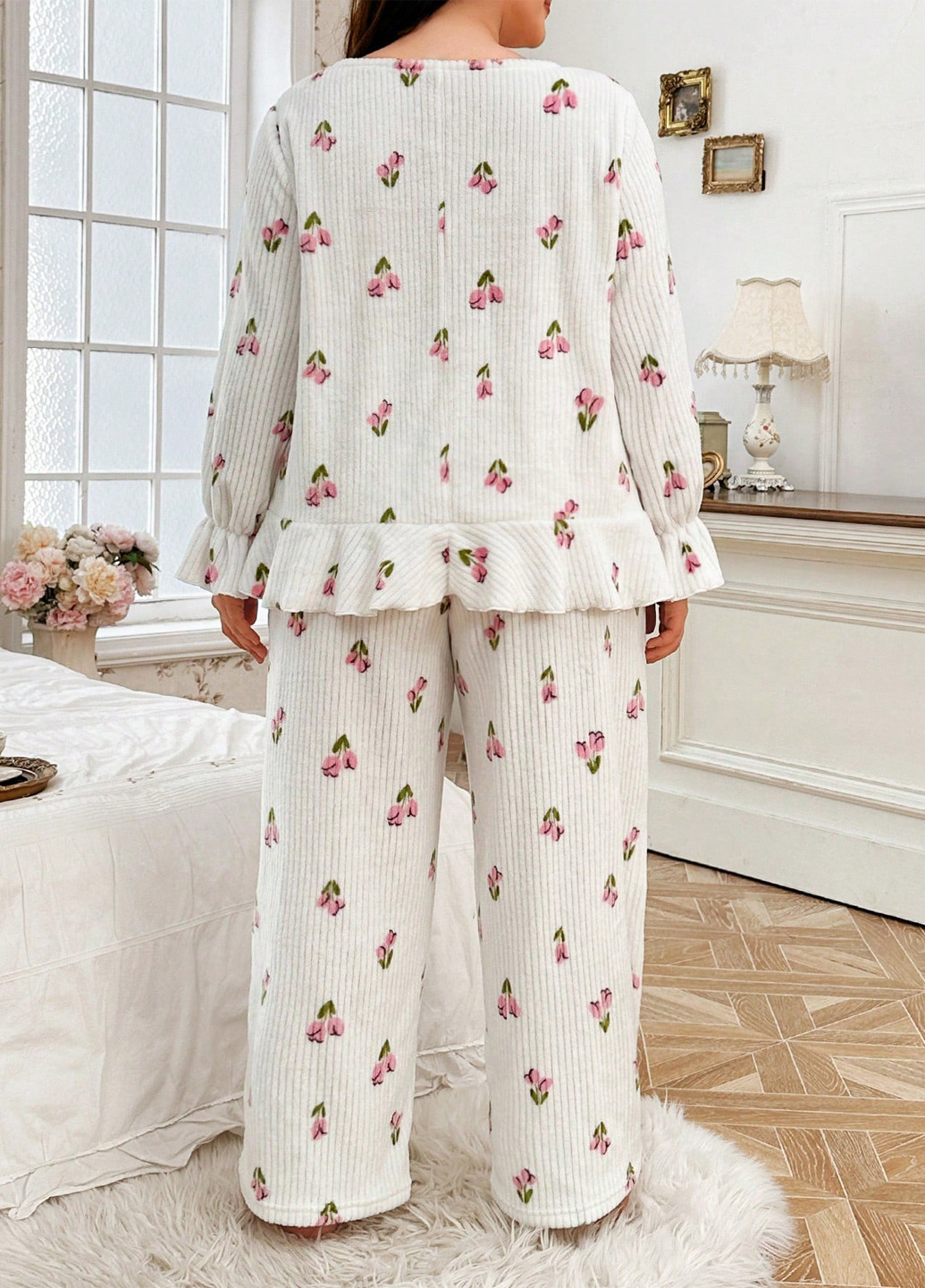 Молочна зимня піжама (лонгслів, штани) SHEIN