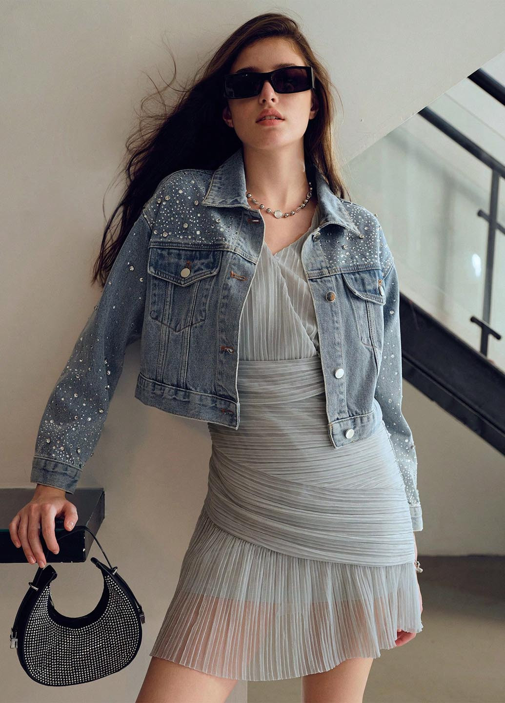 Світло-сіра коктейльна сукня силуетна, кльош, плісована SHEIN однотонна