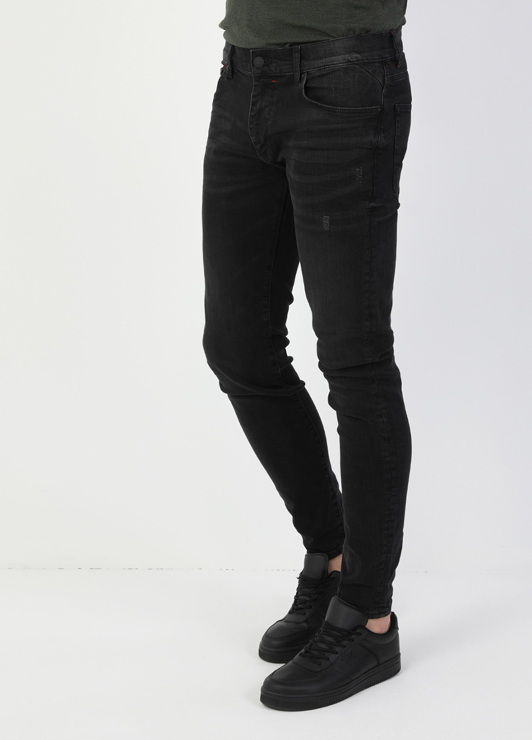Черные демисезонные скинни джинсы Colin's