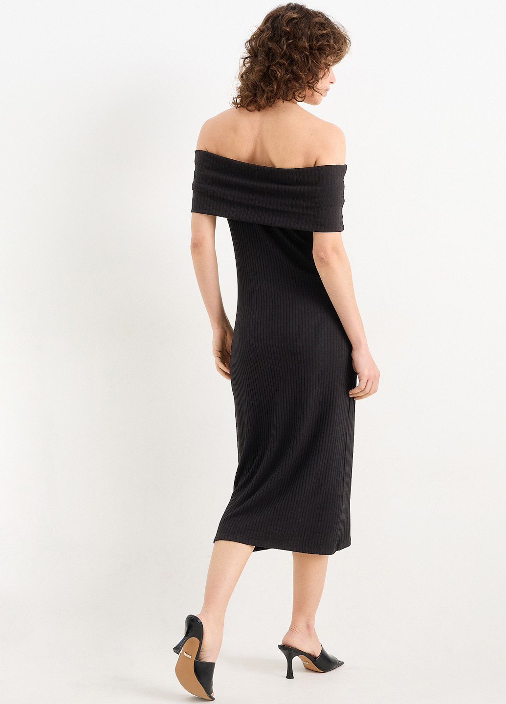 Чорна кежуал сукня з відкритими плечима C&A однотонна