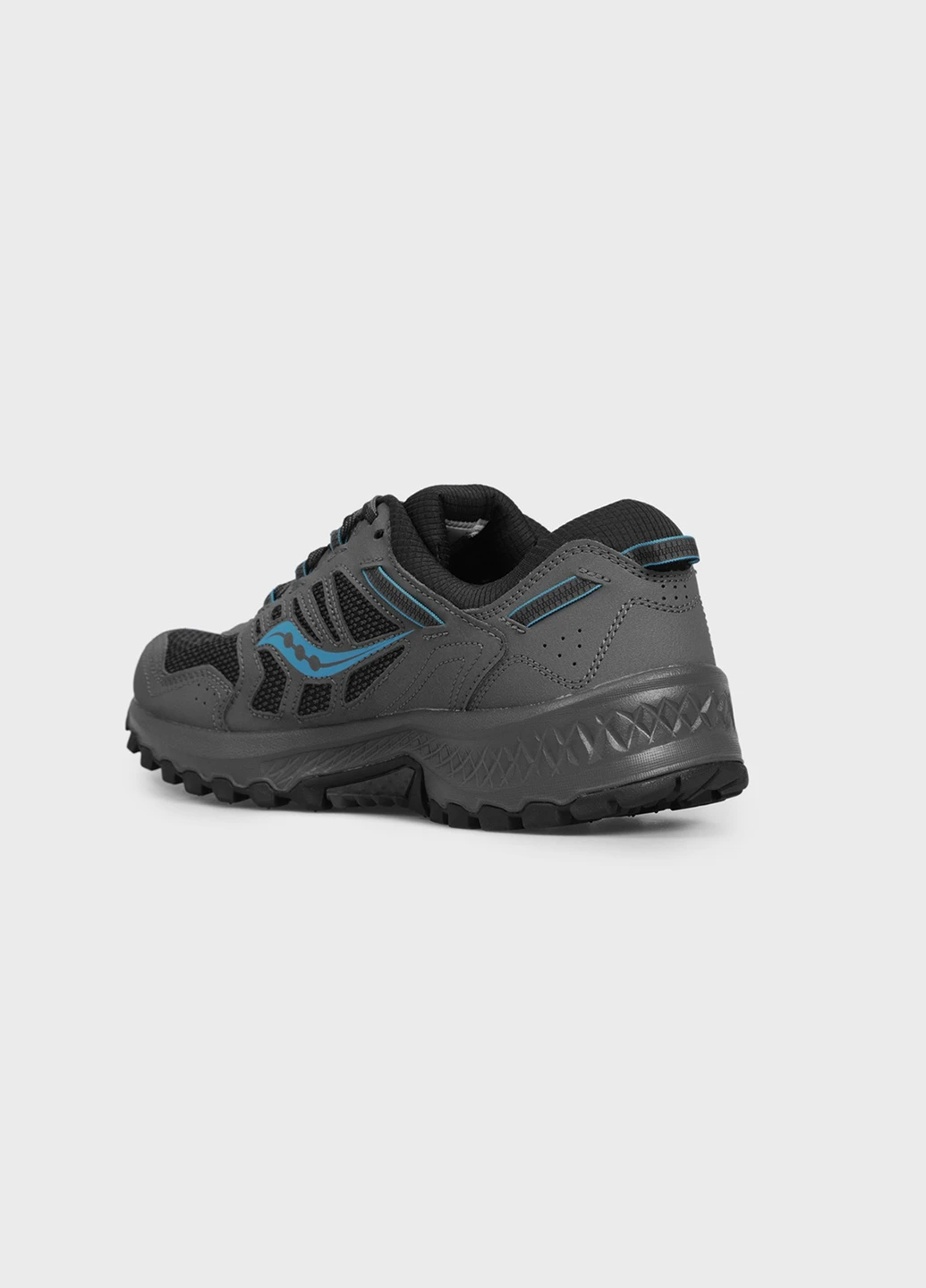 Серые всесезонные темно-серые кроссовки versafoam excursion tr13 Saucony