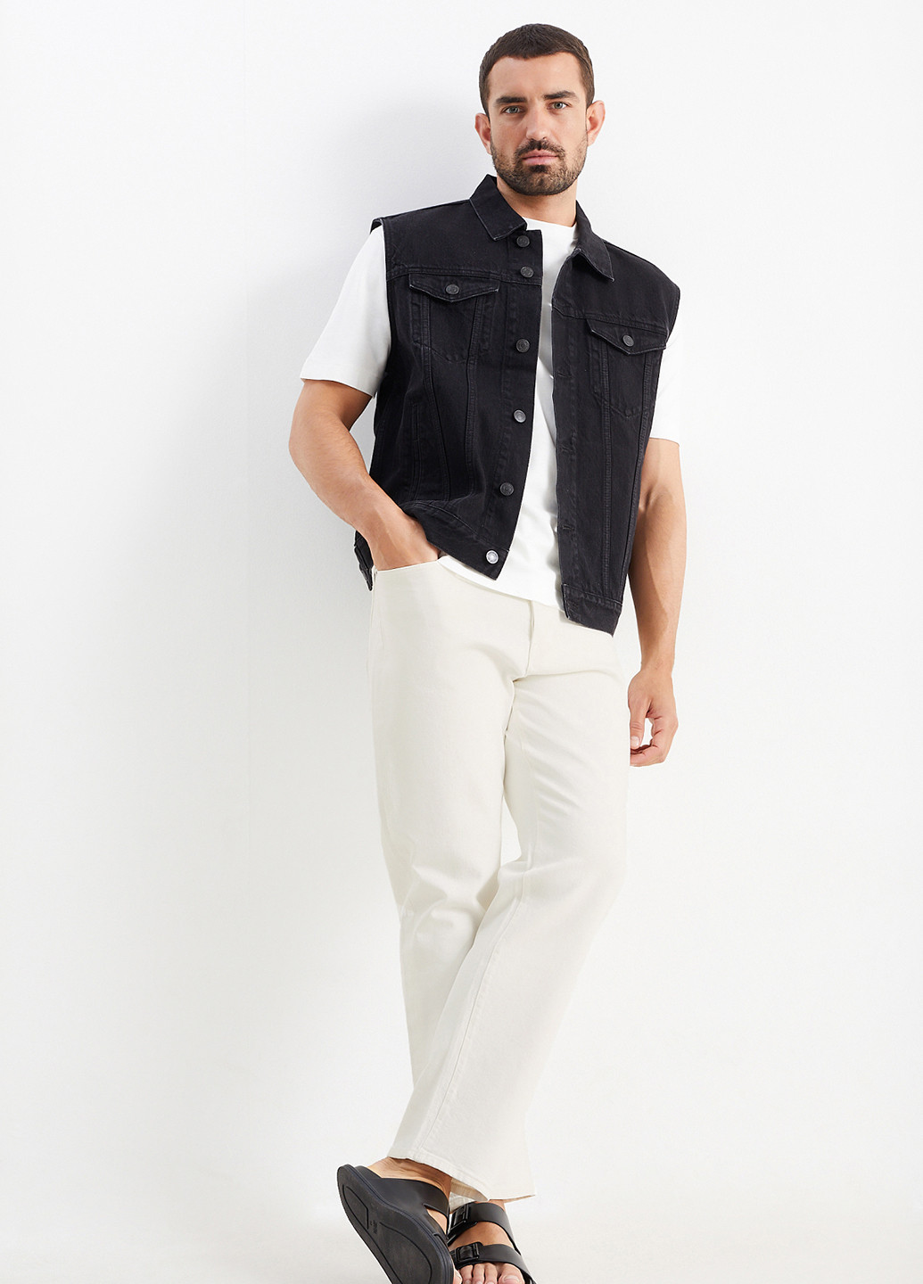 Белые демисезонные прямые джинсы C&A