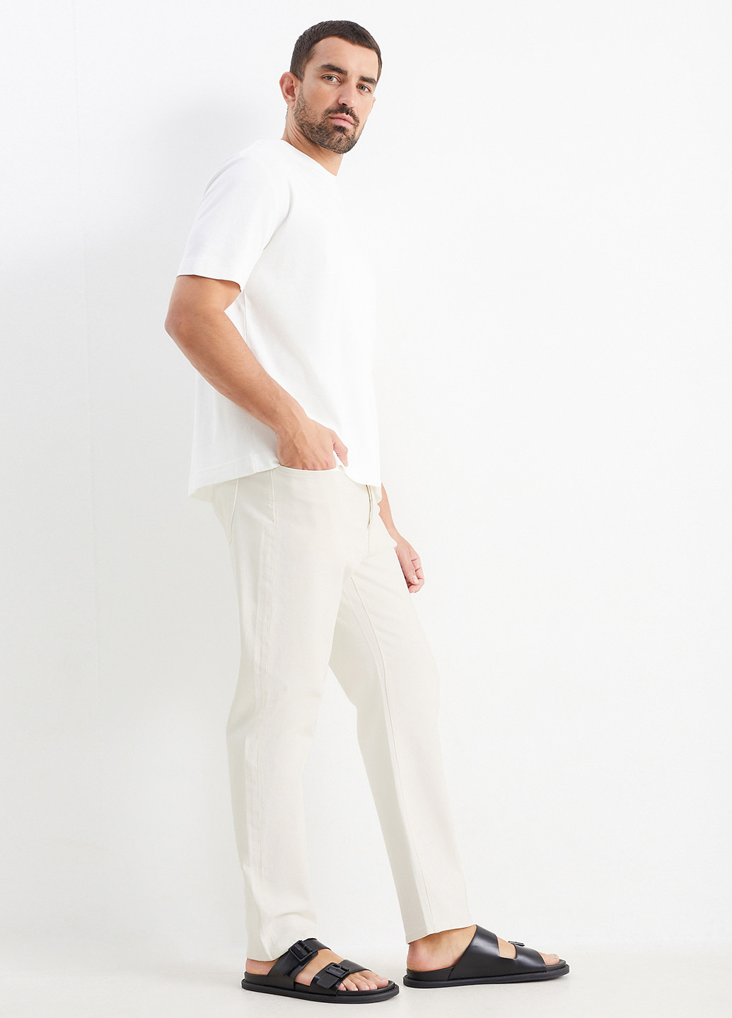 Белые демисезонные прямые джинсы C&A