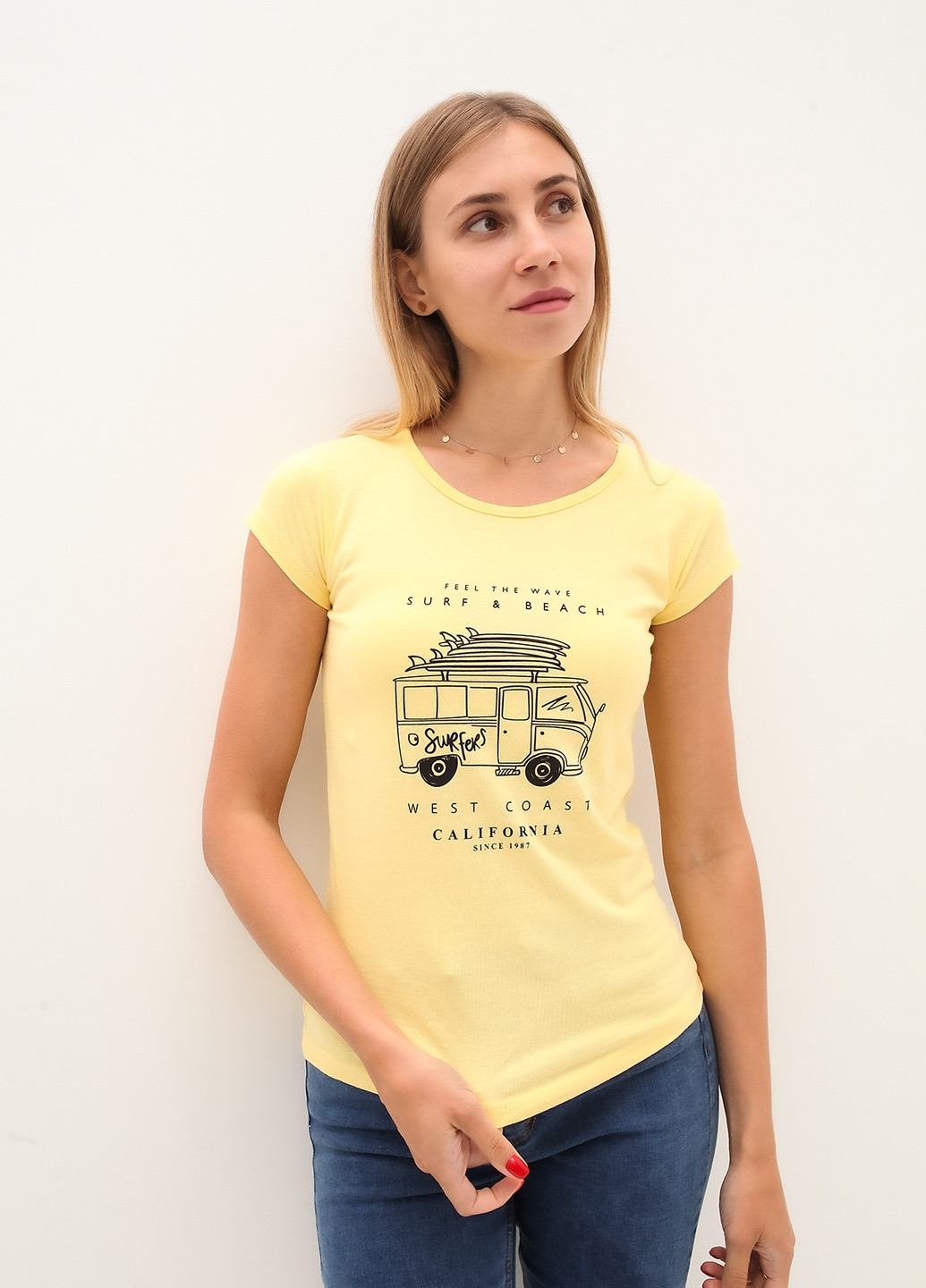 Желтая летняя футболка Poncik